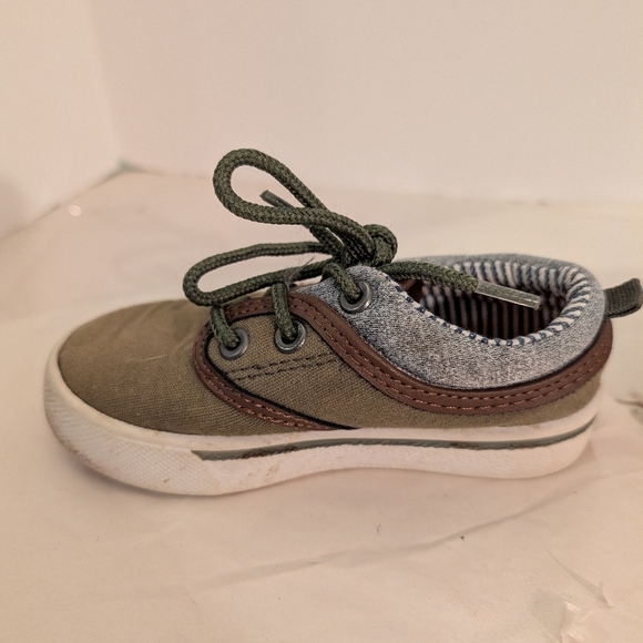 OshKosh B'Gosh Nico Toddler Boy Olive Green Lace Up Sneakers in Size 7 - Picture 2 of 10